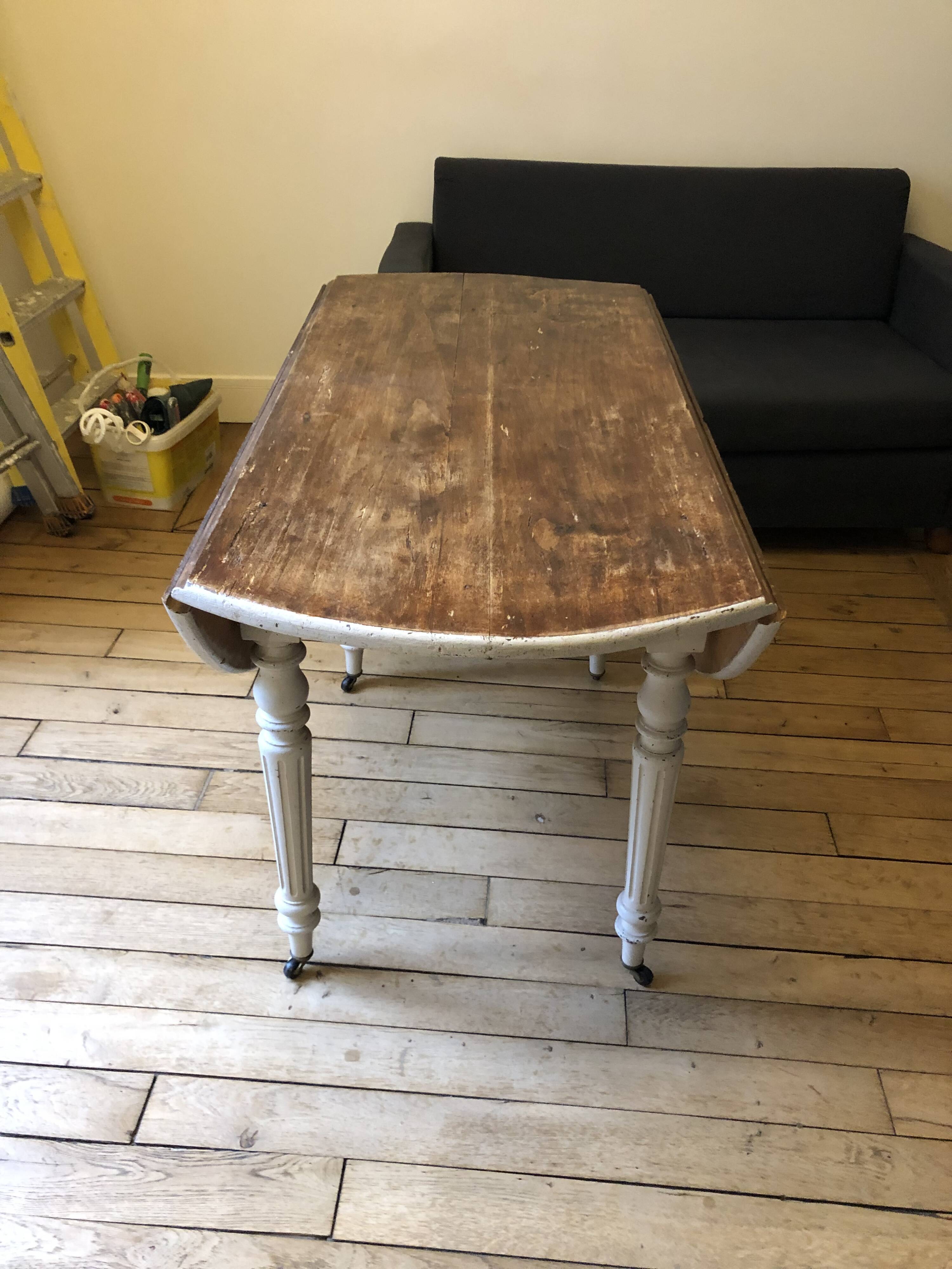 Antique folding round table
