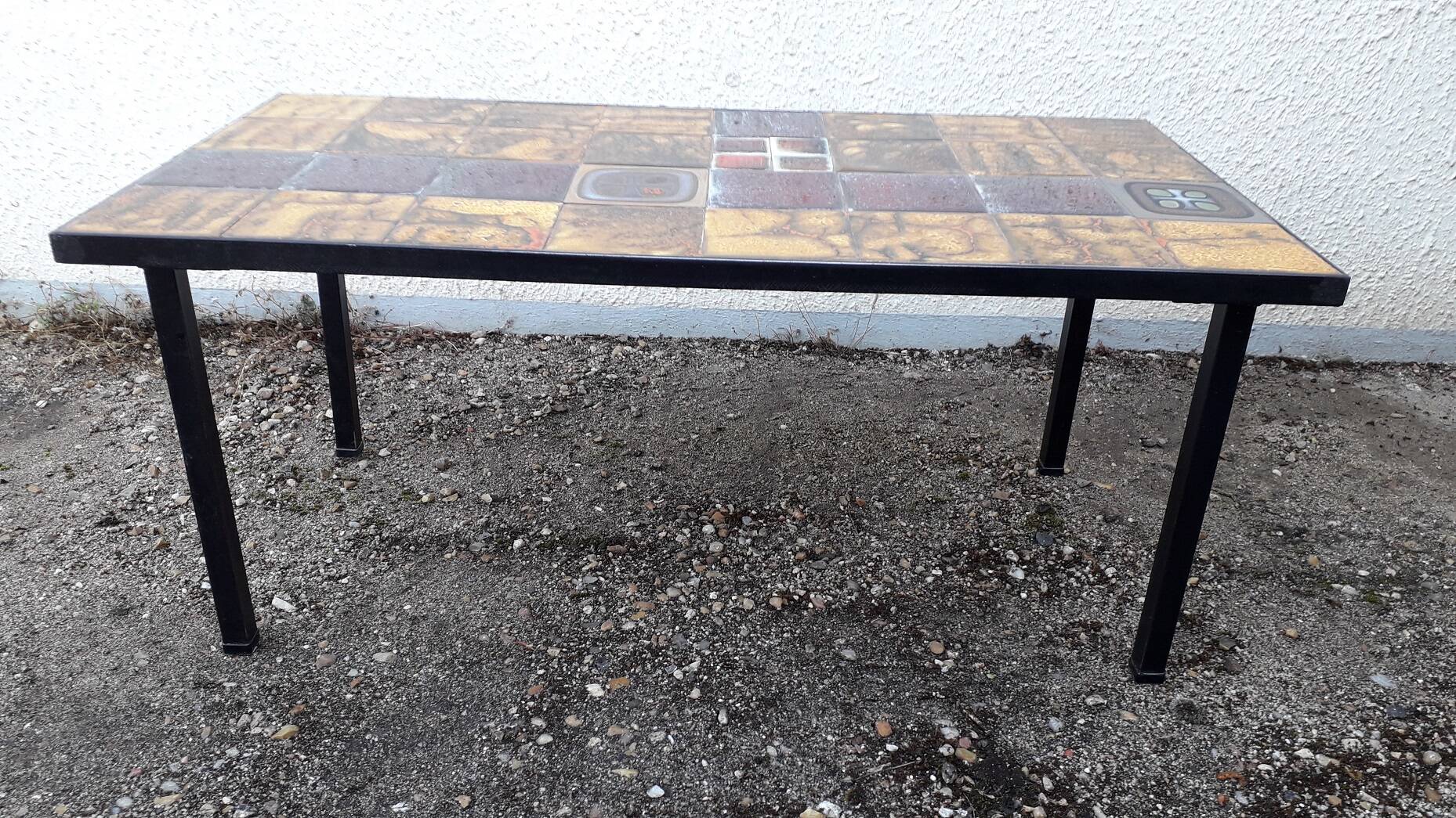 Ceramic coffee table