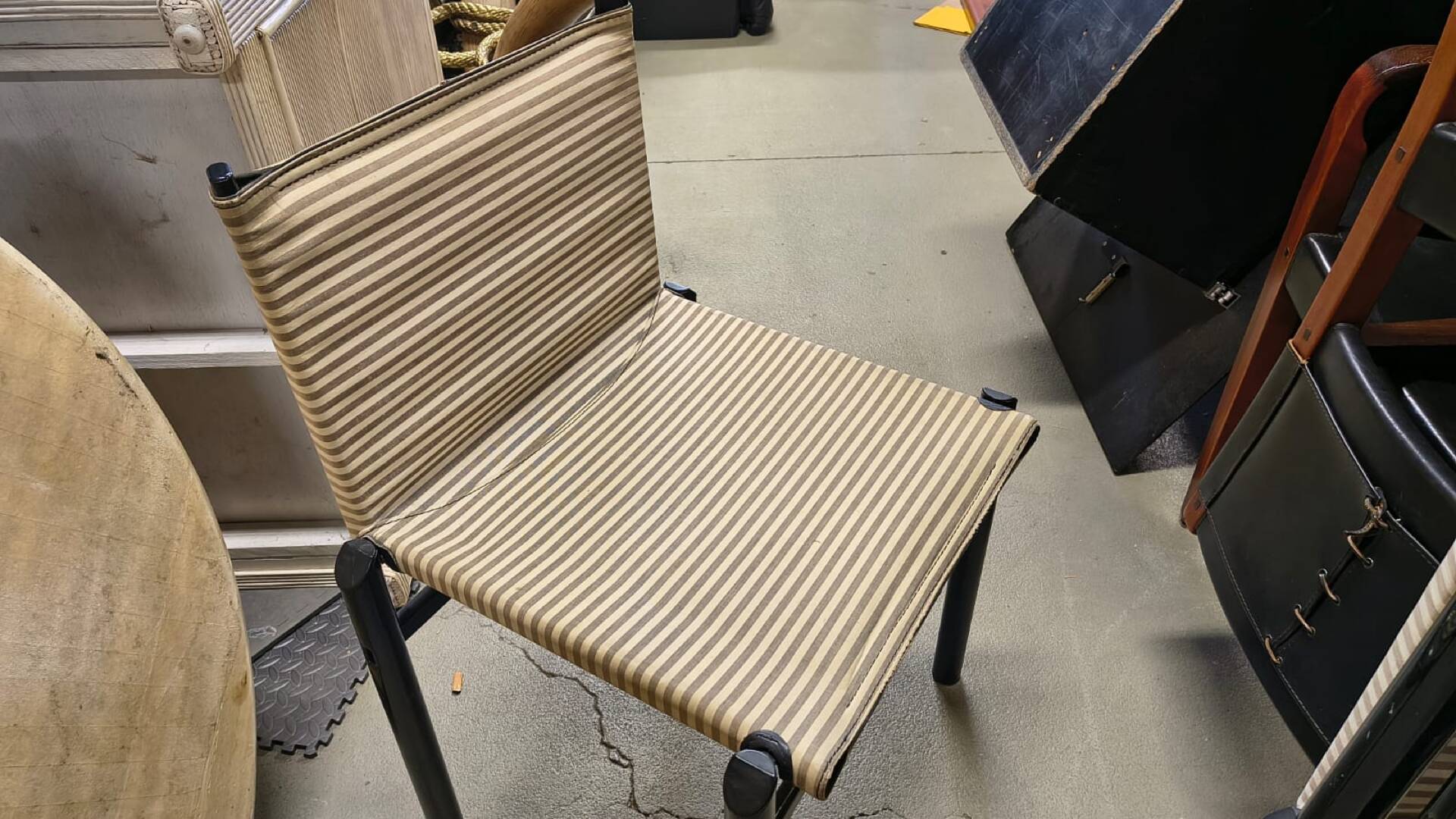 Set of 6 "Mastro" dining chairs by Afra and Tobia Scarpa for Molteni, Italy, 1980s.