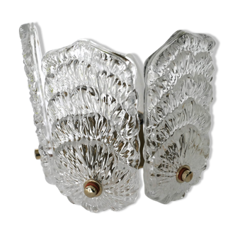 Metal wall lamp and molded glass pads