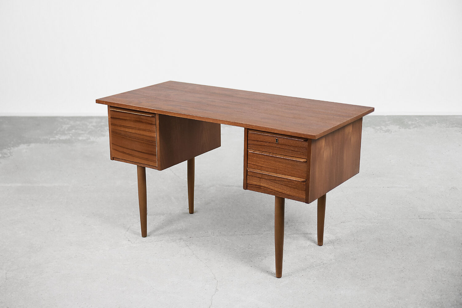Classic vintage mid-century scandinavian modern teak desk with drawers, 1960s