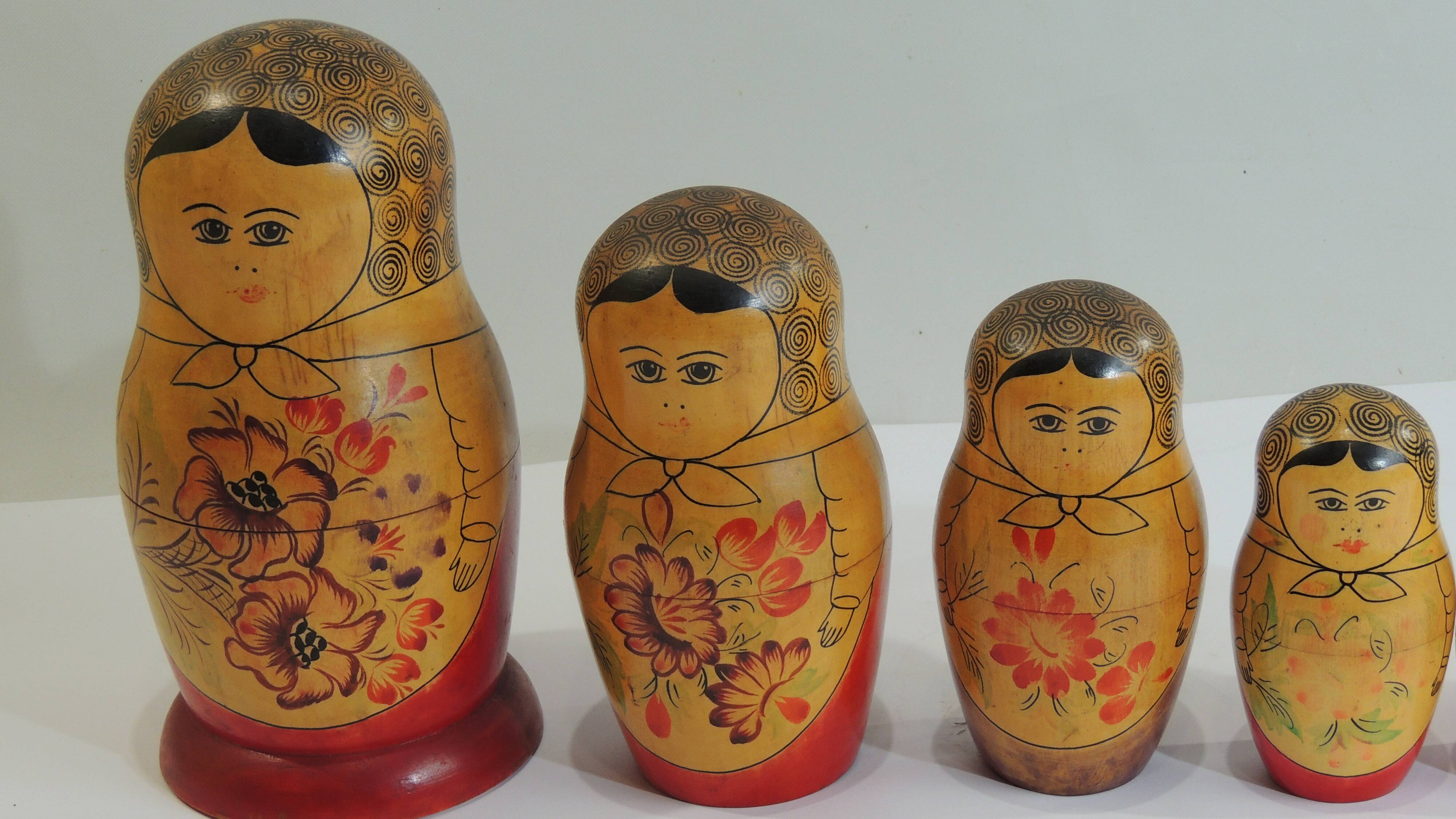 Poupées Russes originales et rares soviétiques / Matriochka / Peintes à la main