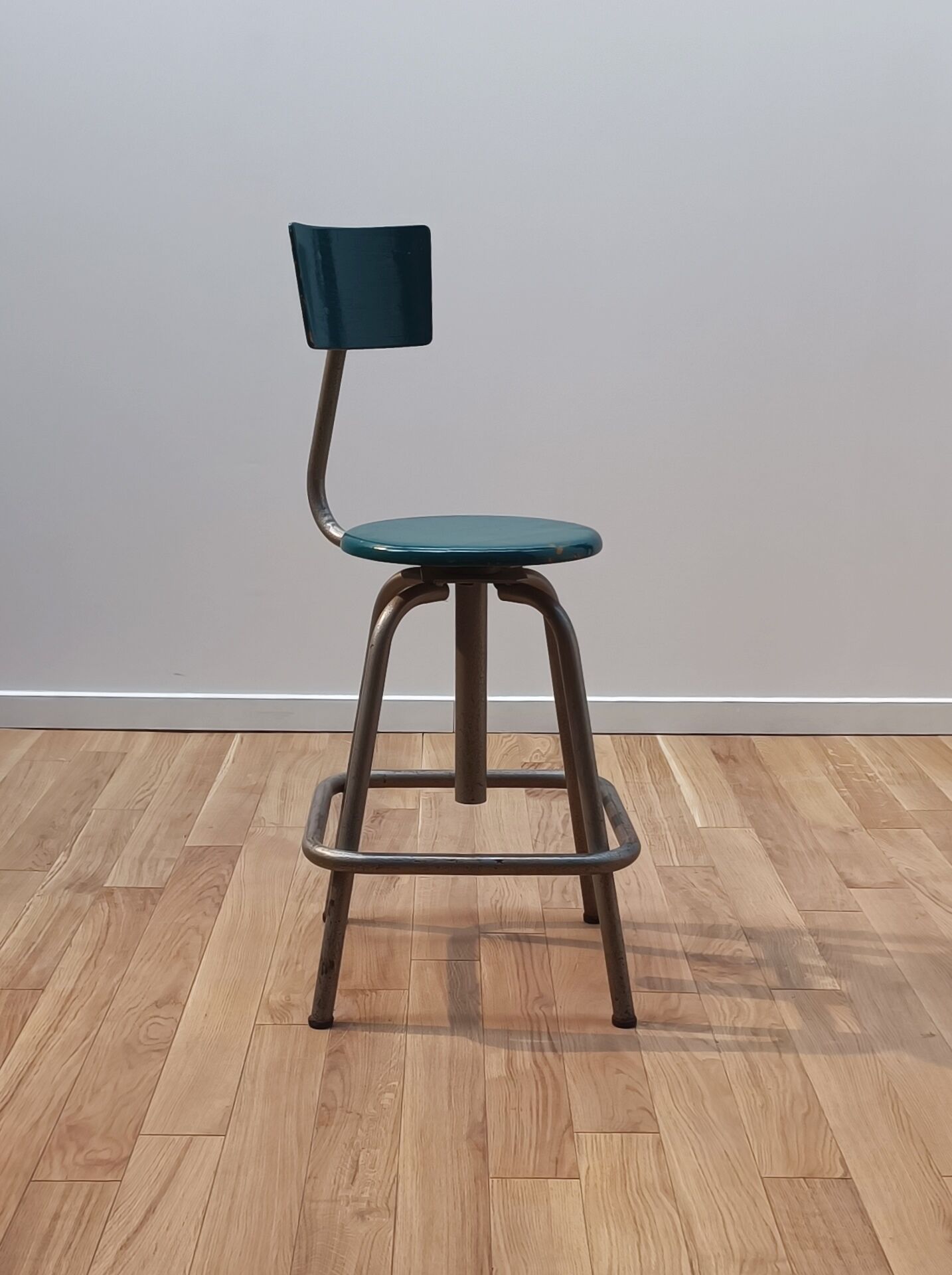 Vintage laboratory chair