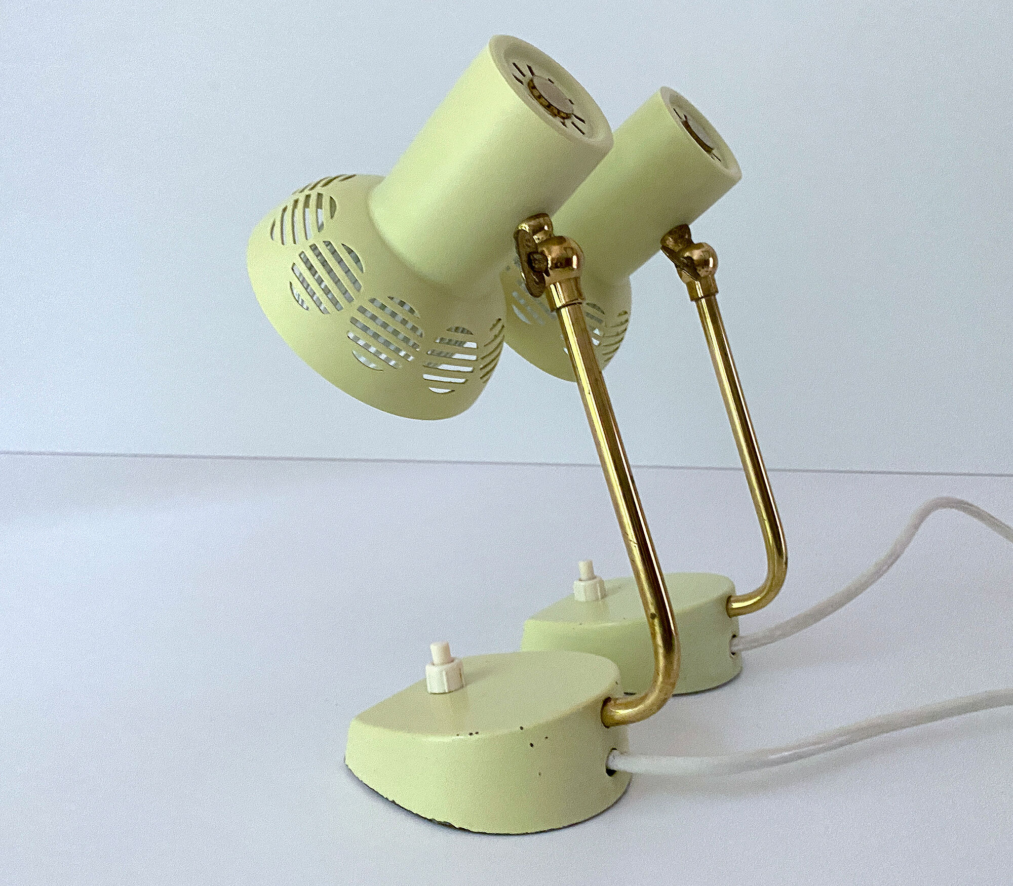Pair of vintage 50s bedside table lamps, white yellow, laitonon, opaline