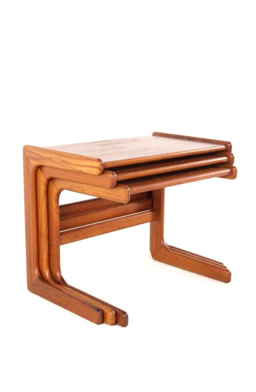 Tables gigognes Salin Nyborg - design danois du milieu du siècle moderne en teck