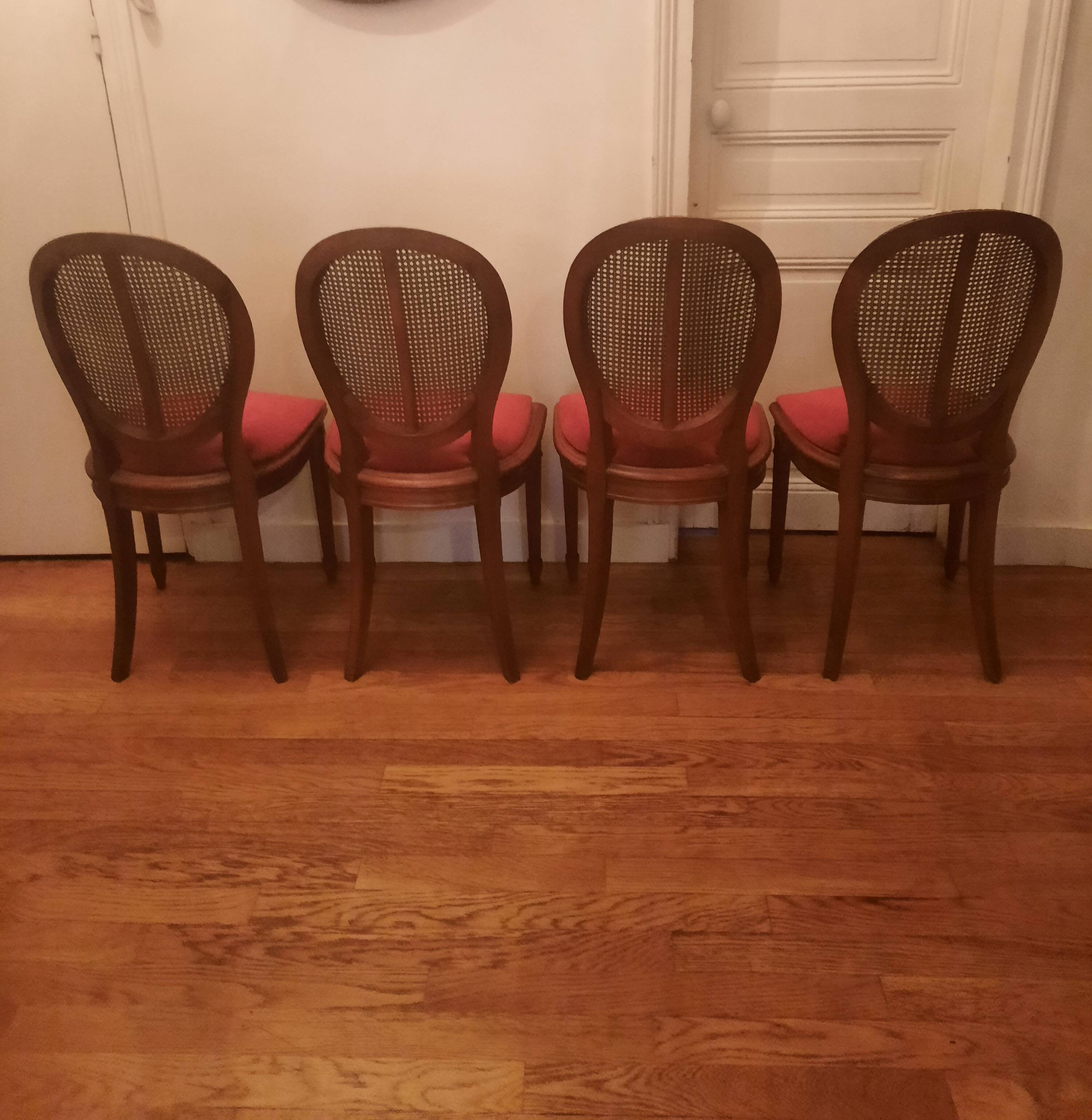 4 chaises de style Louis XVI