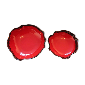 2 red glazed terracotta dishes