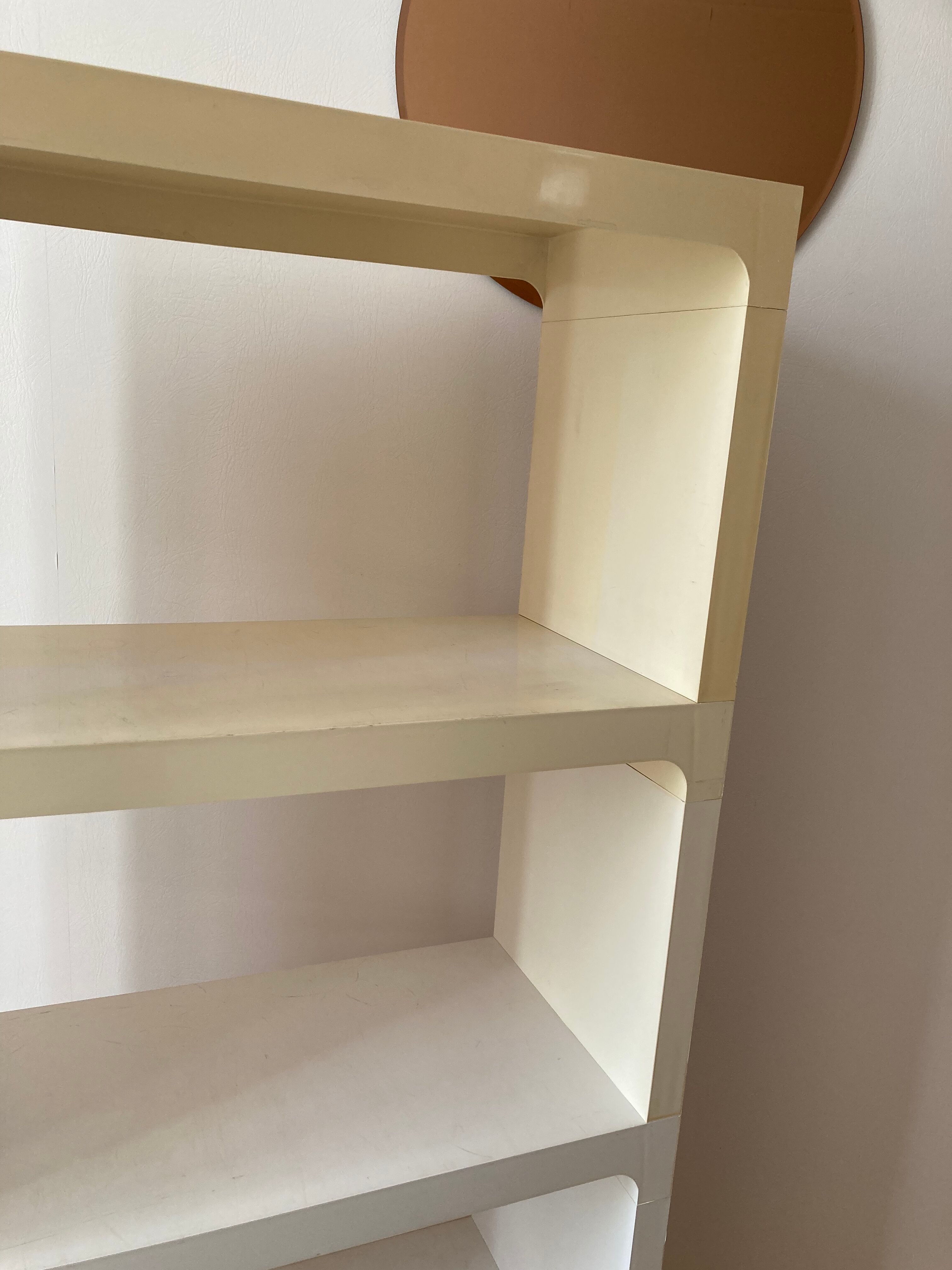 Prisunic shelves