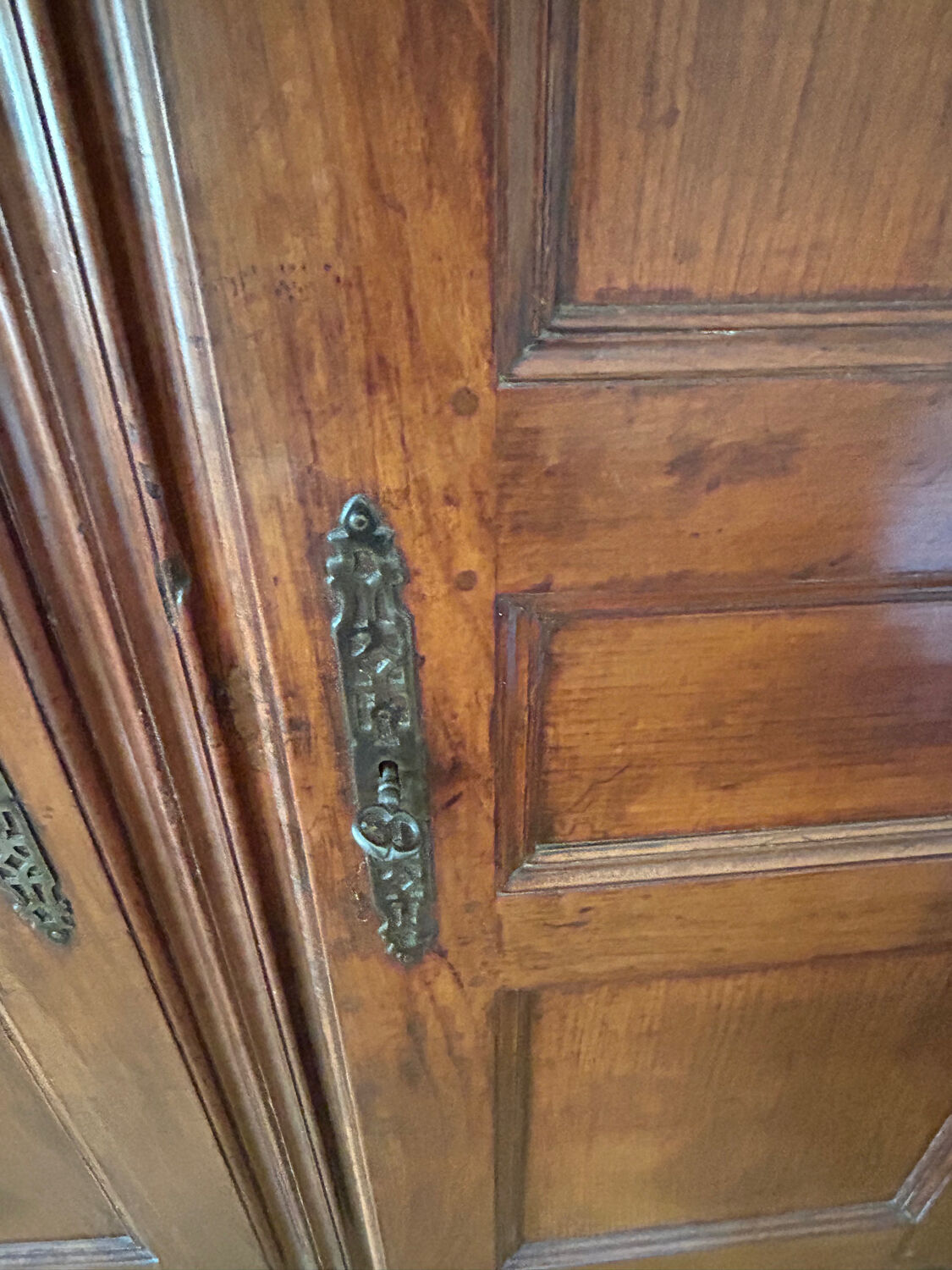 Louis XV style wardrobe - very good condition