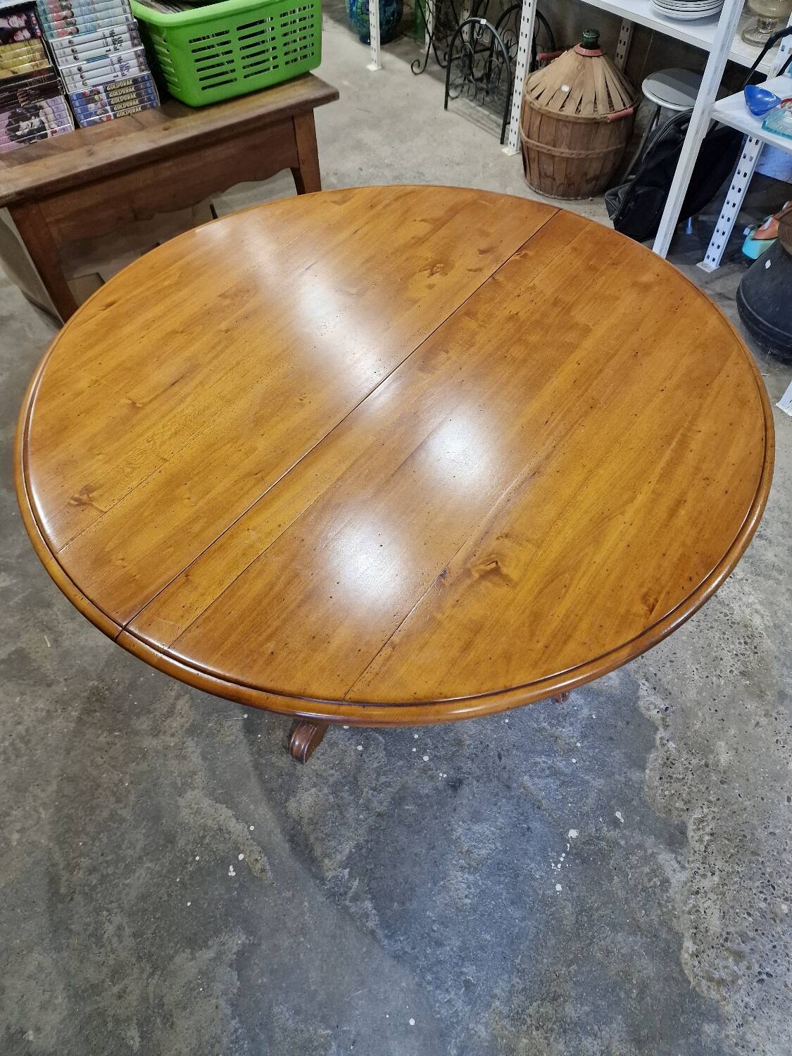 Extendable Round Table in Solid Oak – Classic Style &