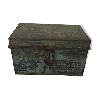 Iron box
