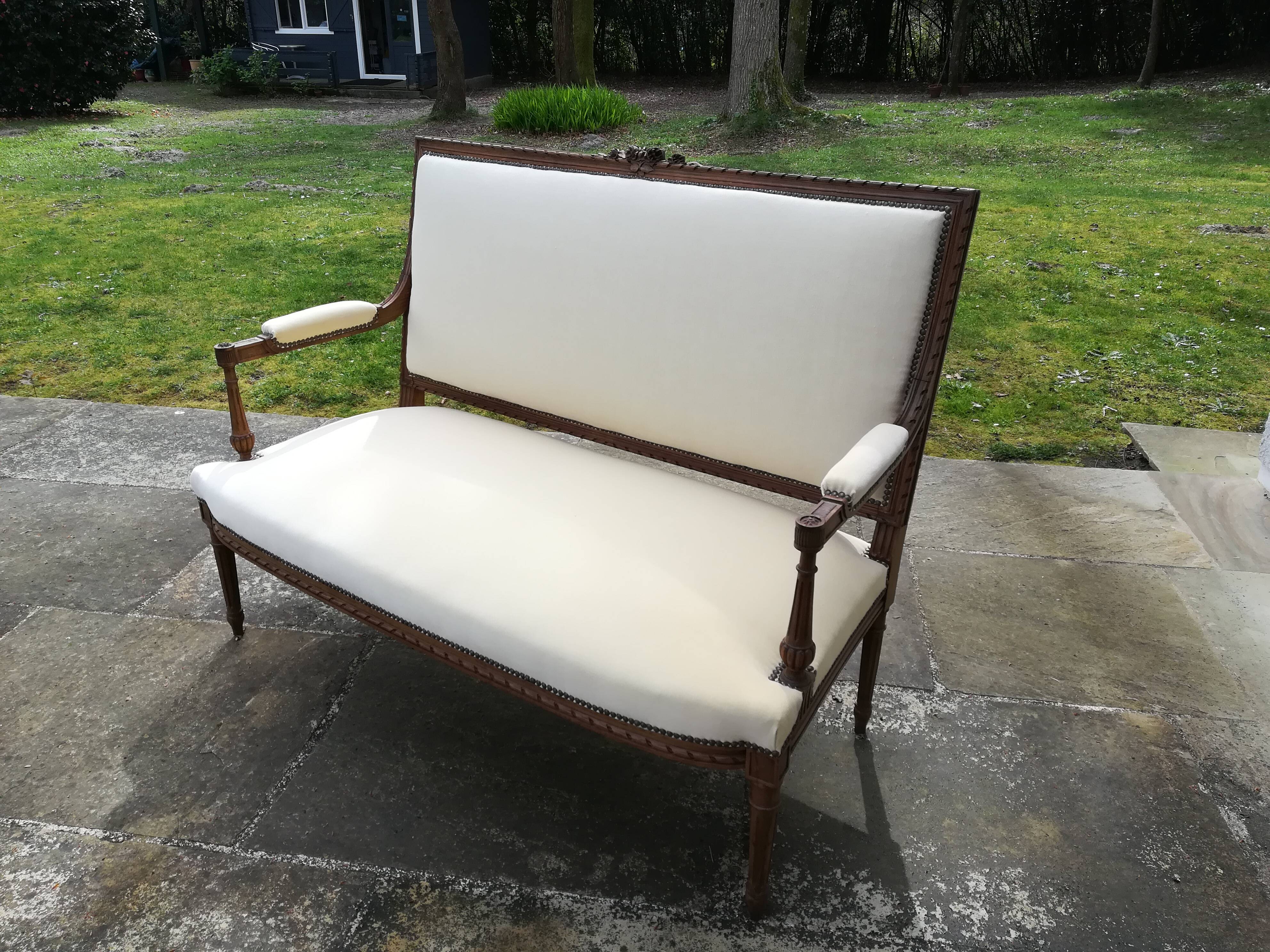 Banquette Louis XVI refaite à l'ancienne