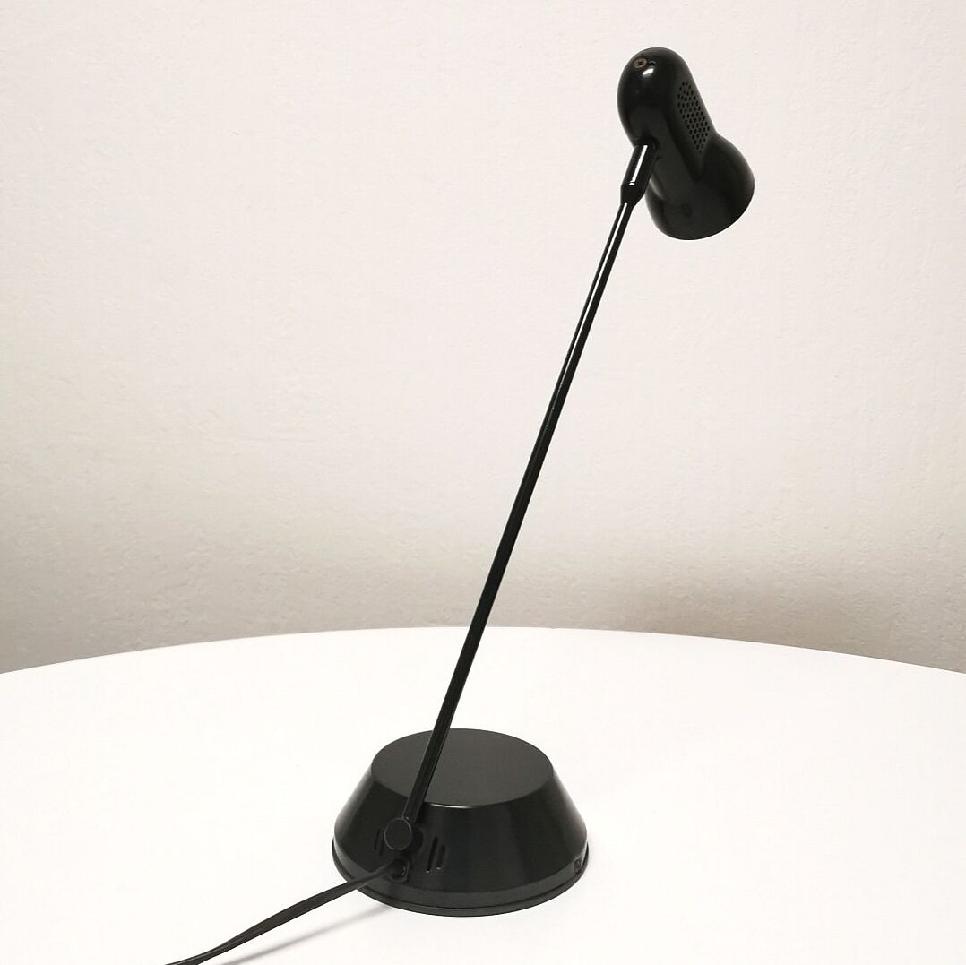 Fase adjustable desk lamp