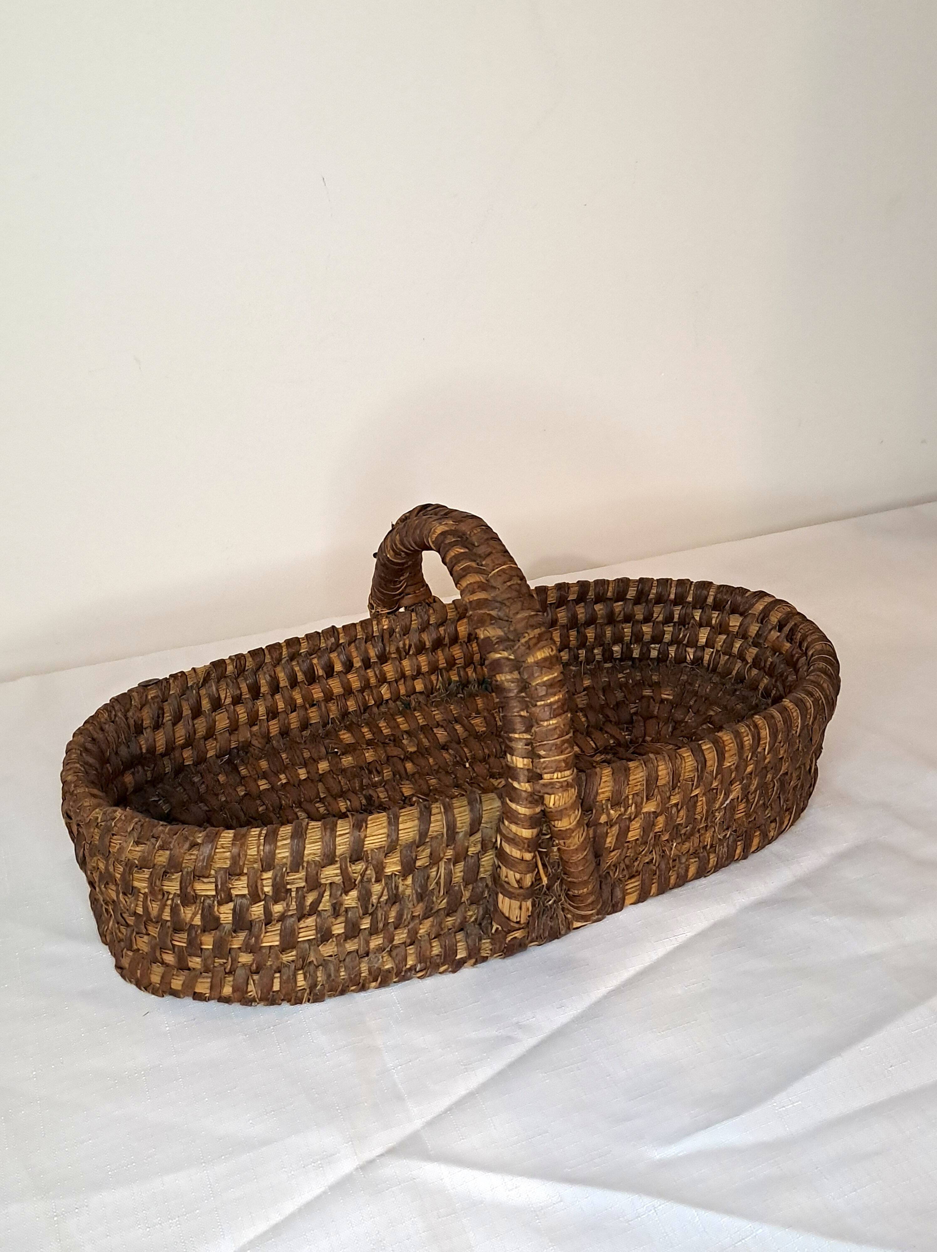 Vintage Oval Woven Rattan Basket – Authentic Rustic Charm