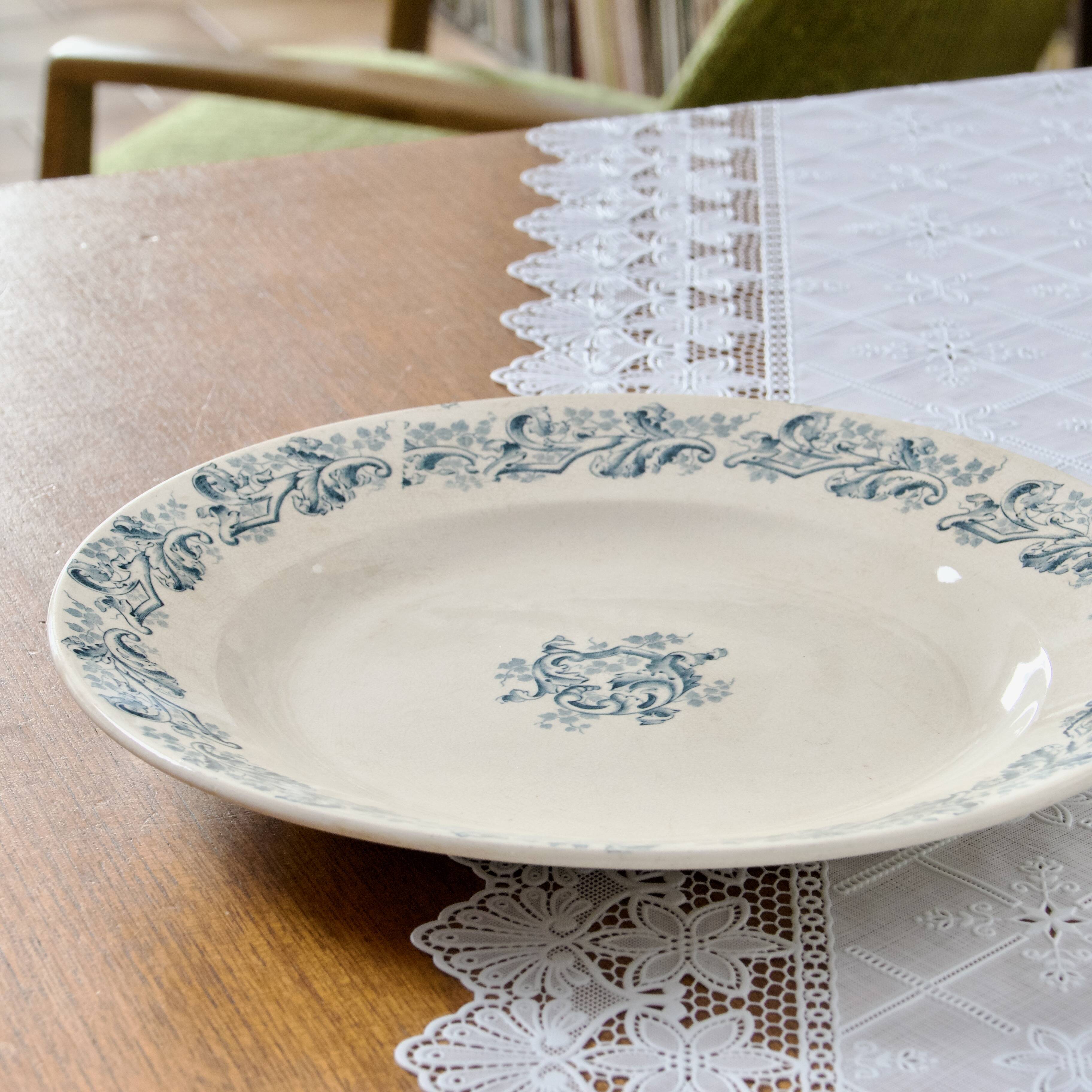 Round dish 19th Longwy iron earth "Russian"