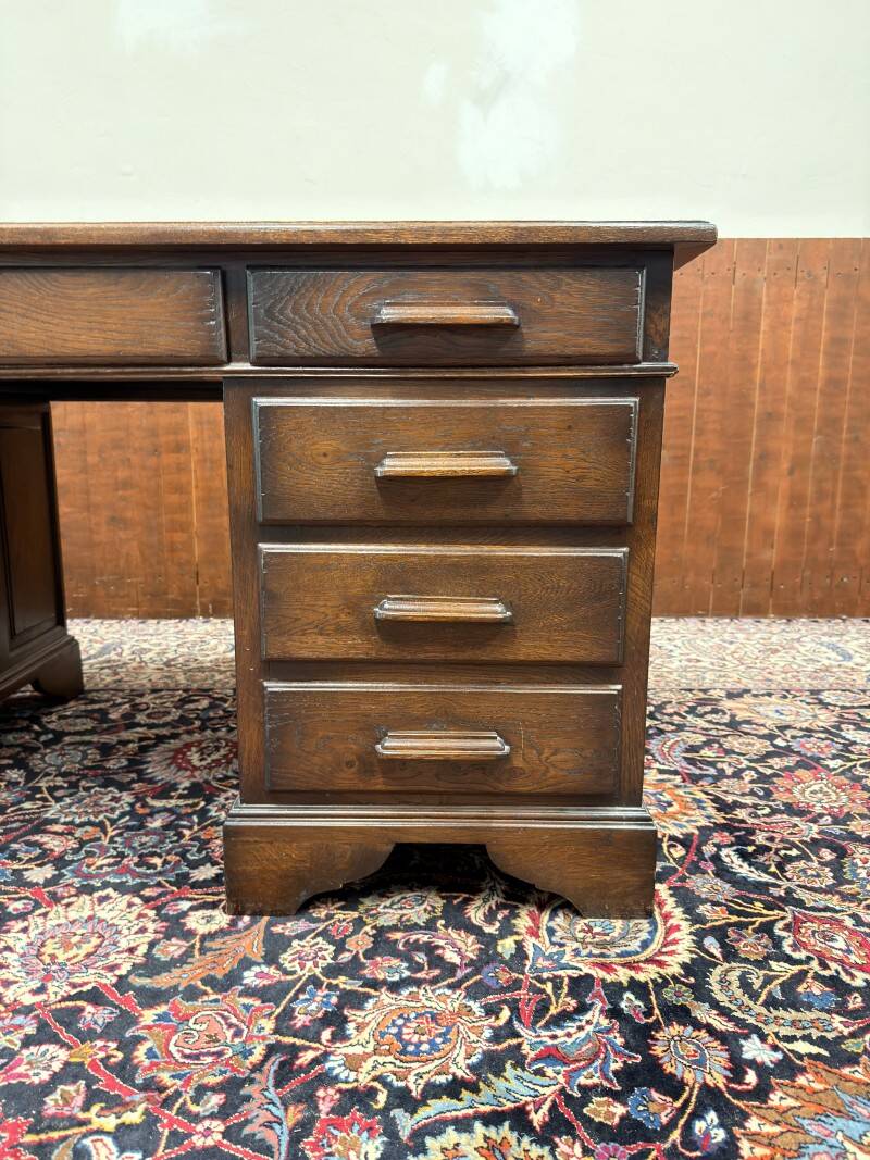 Bureau Chesterfield anglais antique