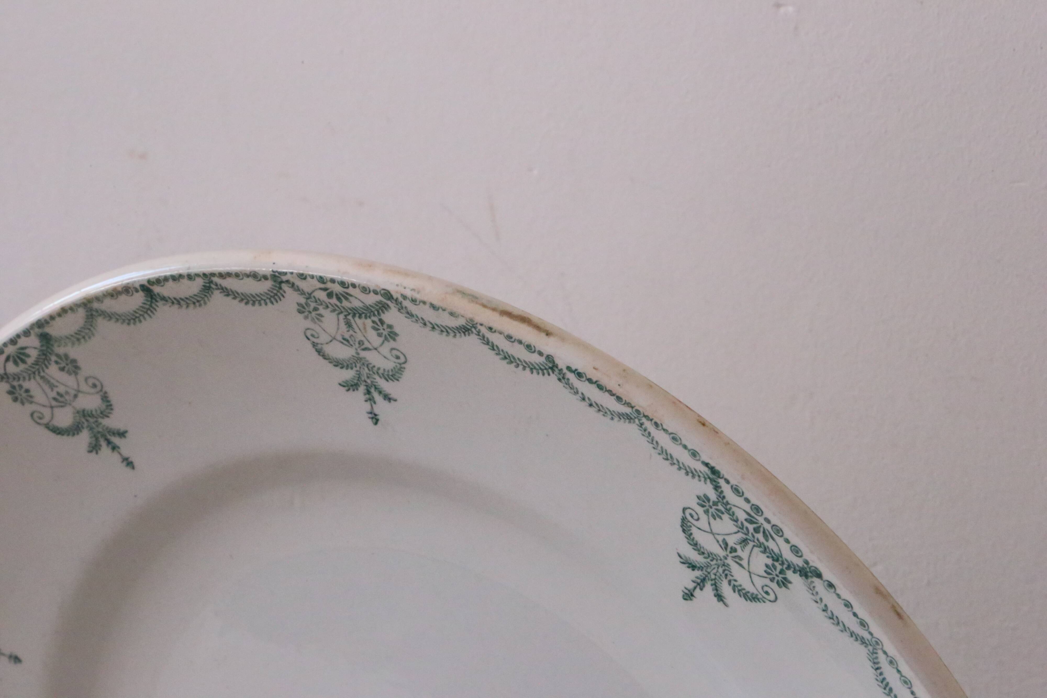 Iron earth dish, round, Moulin des Loups