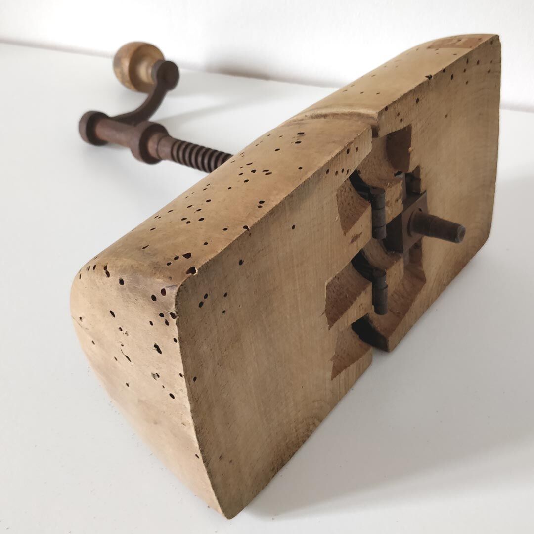 Head hat shape early 20th century