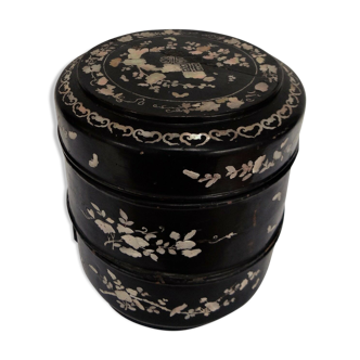 Round box 3 compartments red Indochina red lacquered black inlay mother-of-pearl