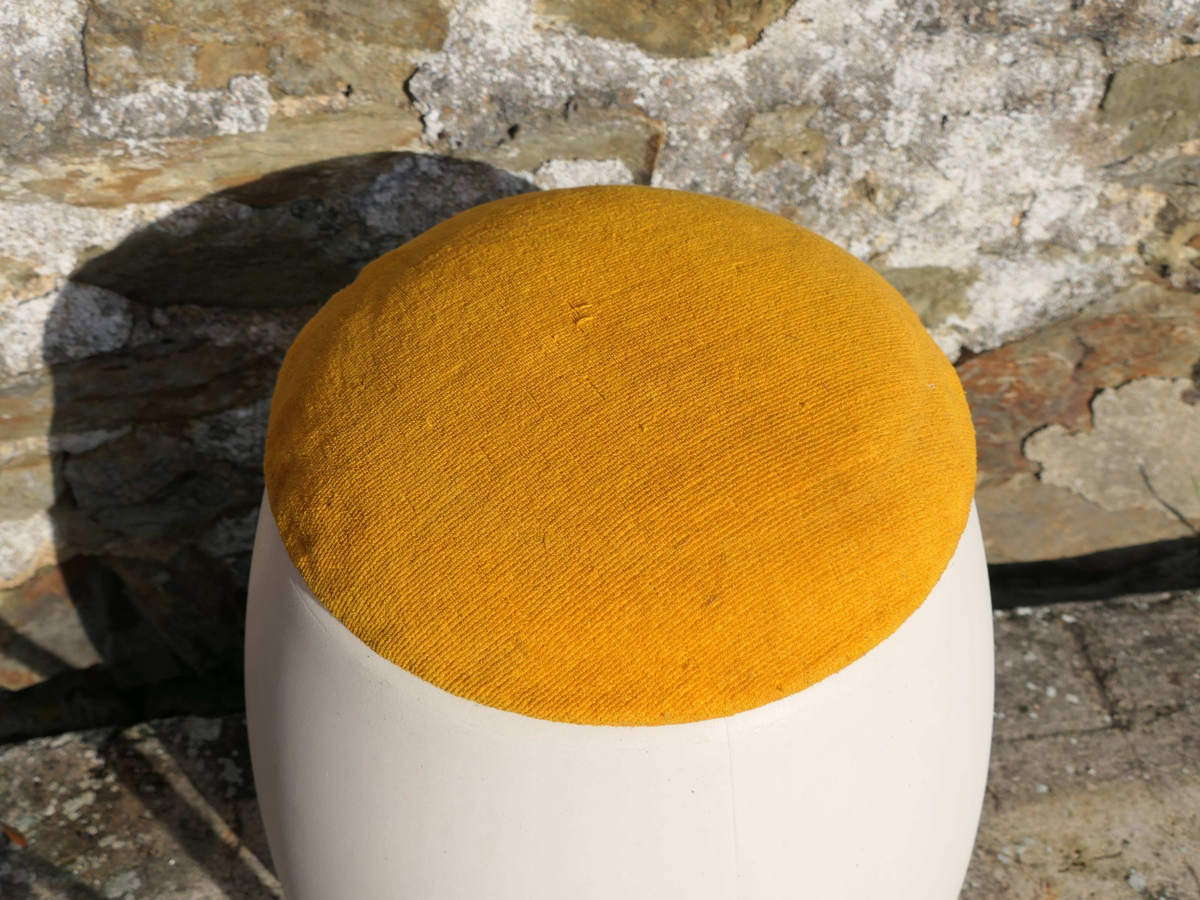 Pouf Vintage Design ou Tabouret / Coffre à linge Œuf Allibert