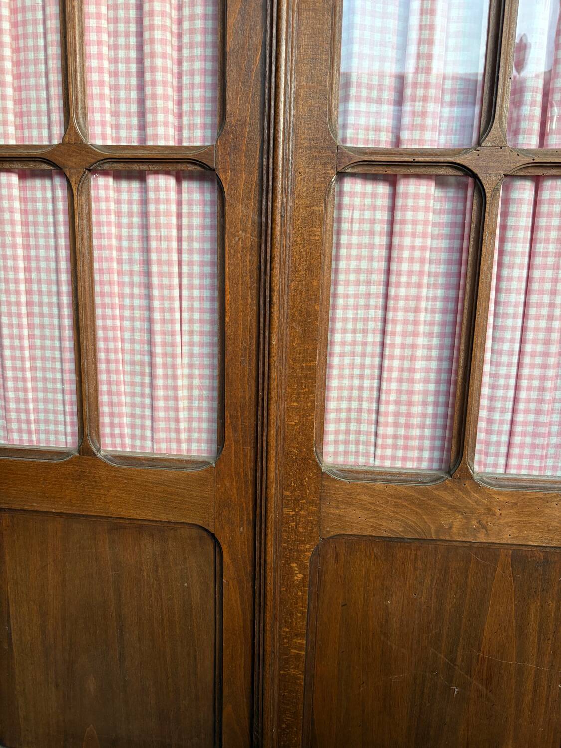 Ancienne Armoire parisienne vitrée en bois