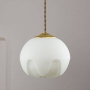 Lampe suspendue en laiton et opaline italienne du milieu du siècle