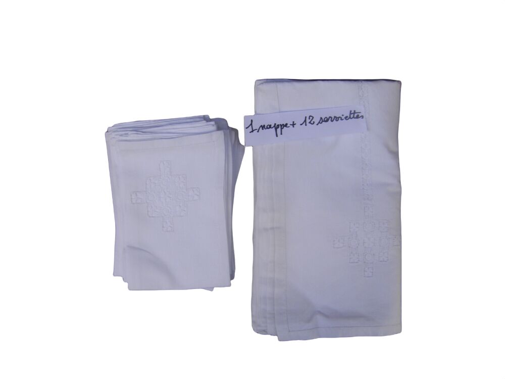 Tablecloth and its twelve vintage towels