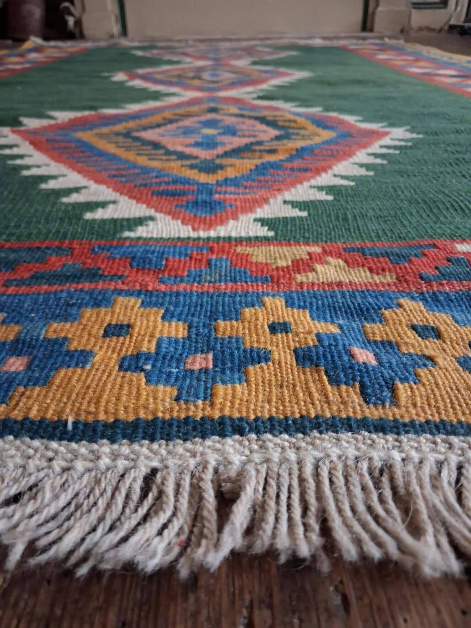 Handmade Persian Qashqai rug 175x120cm