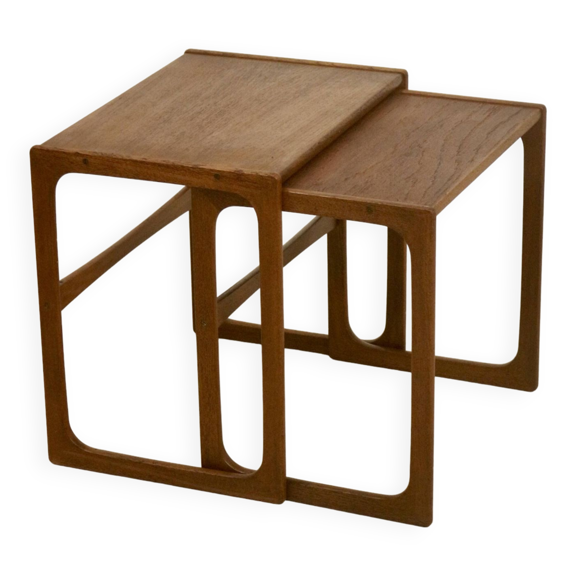 Scandinavian nesting tables rn teak year 60. Ref twiny.