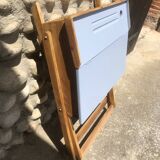 Foldable child desk