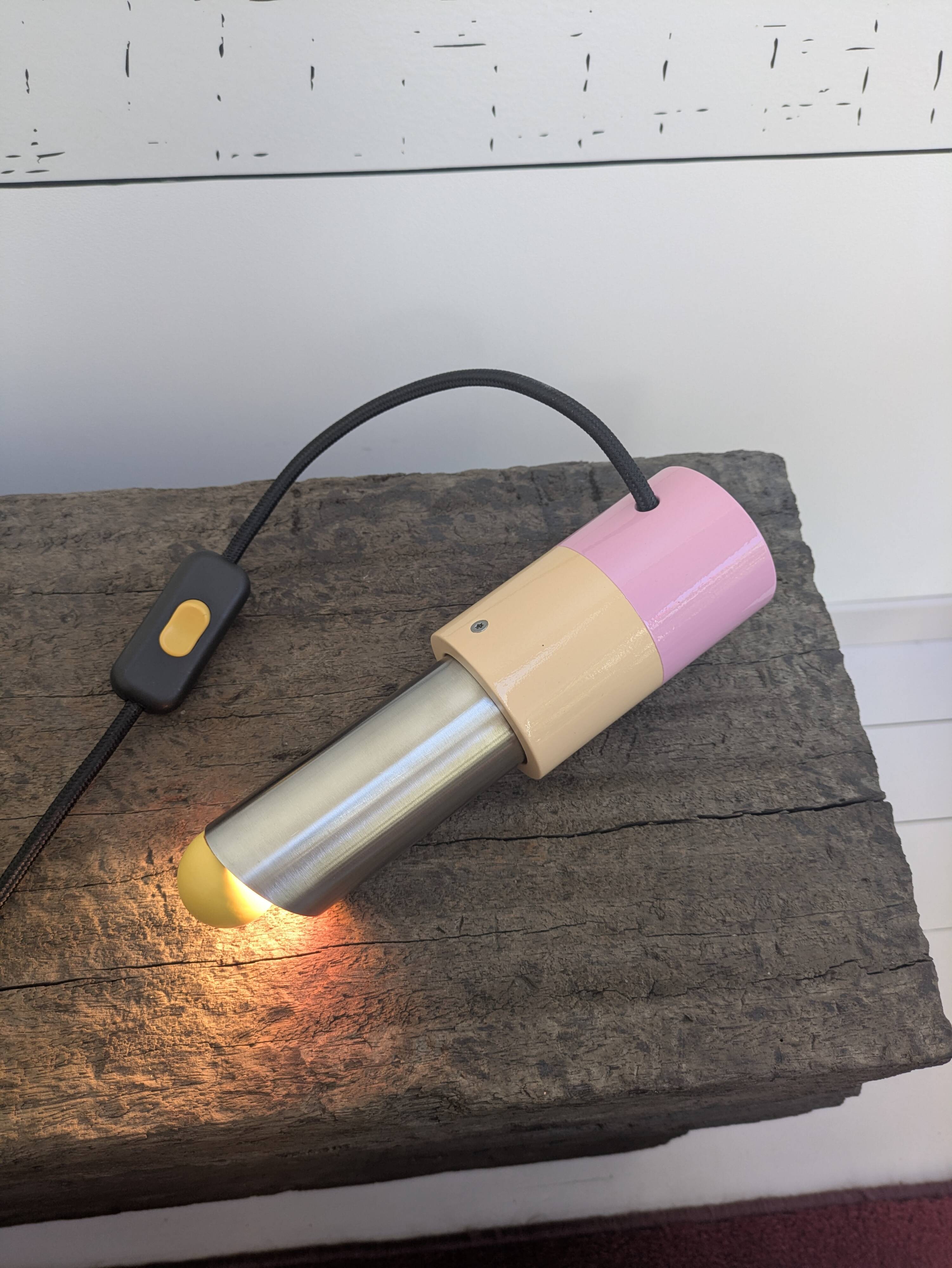 Table lamp