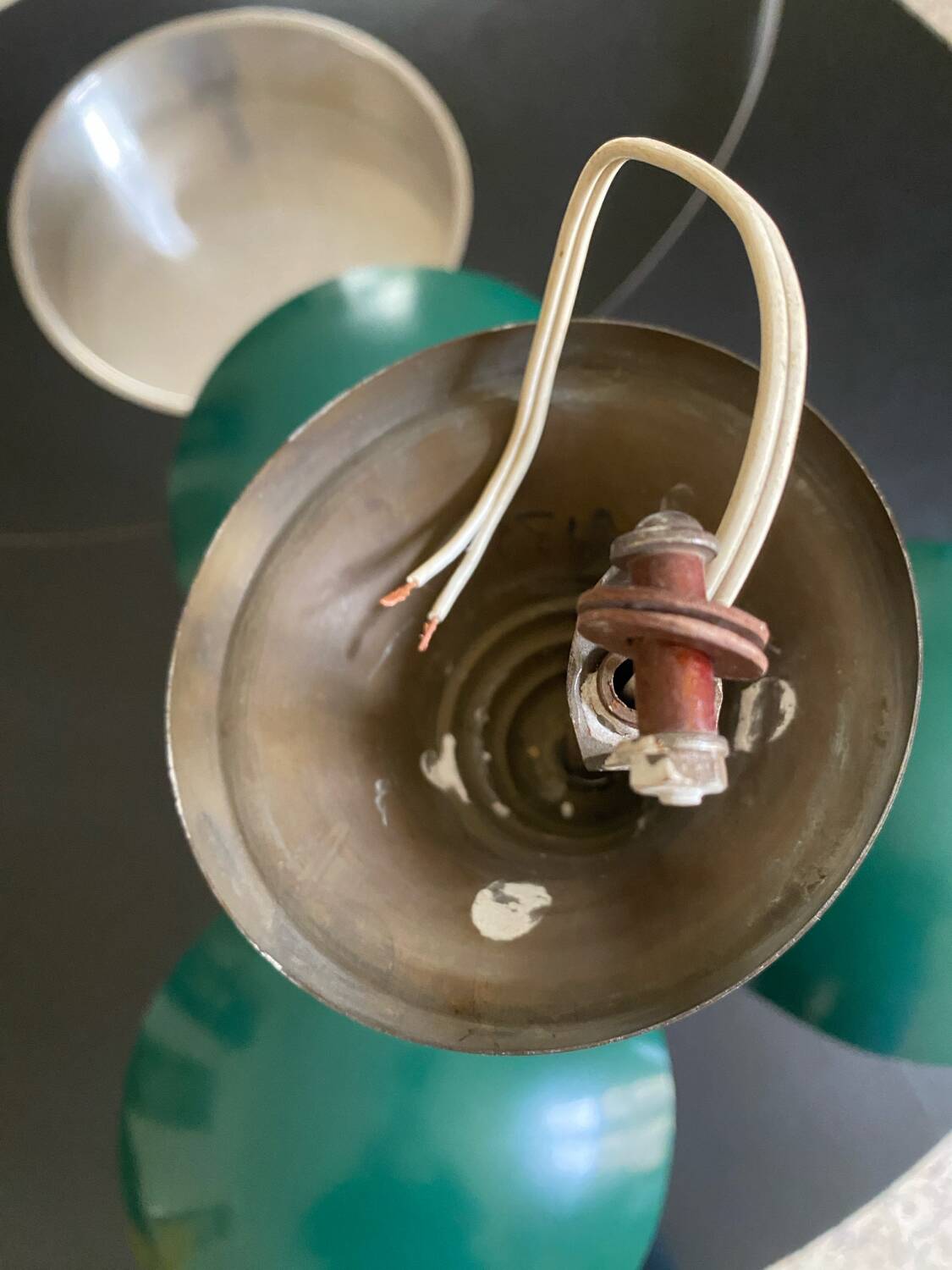 Vintage 3-light chandelier in gilded brass and metal from the 50s