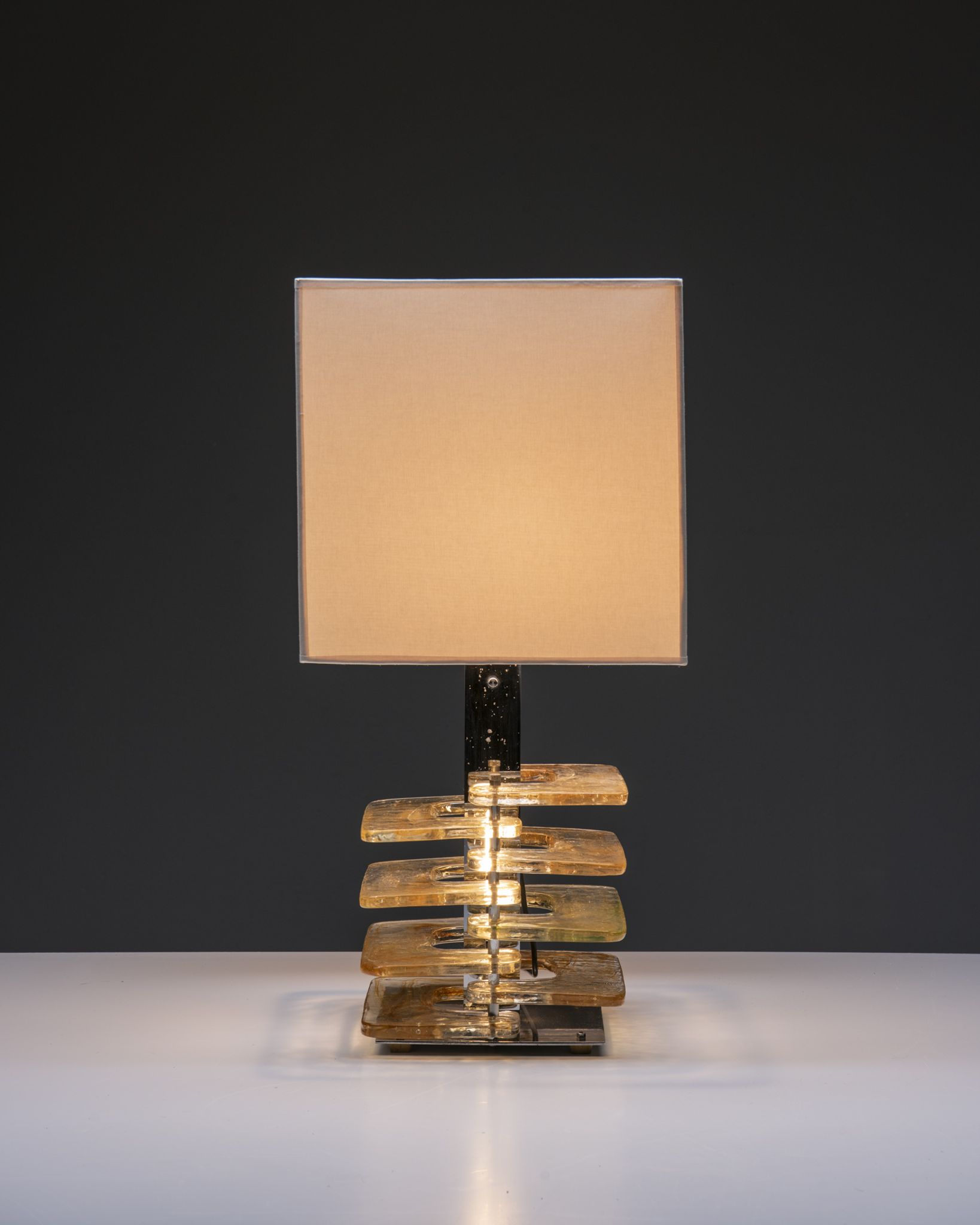 Lampe de table avec base en verre de Murano années 1960