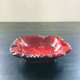 Burgundy leaf emptier