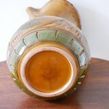 Vase sculpté, forme de cruche