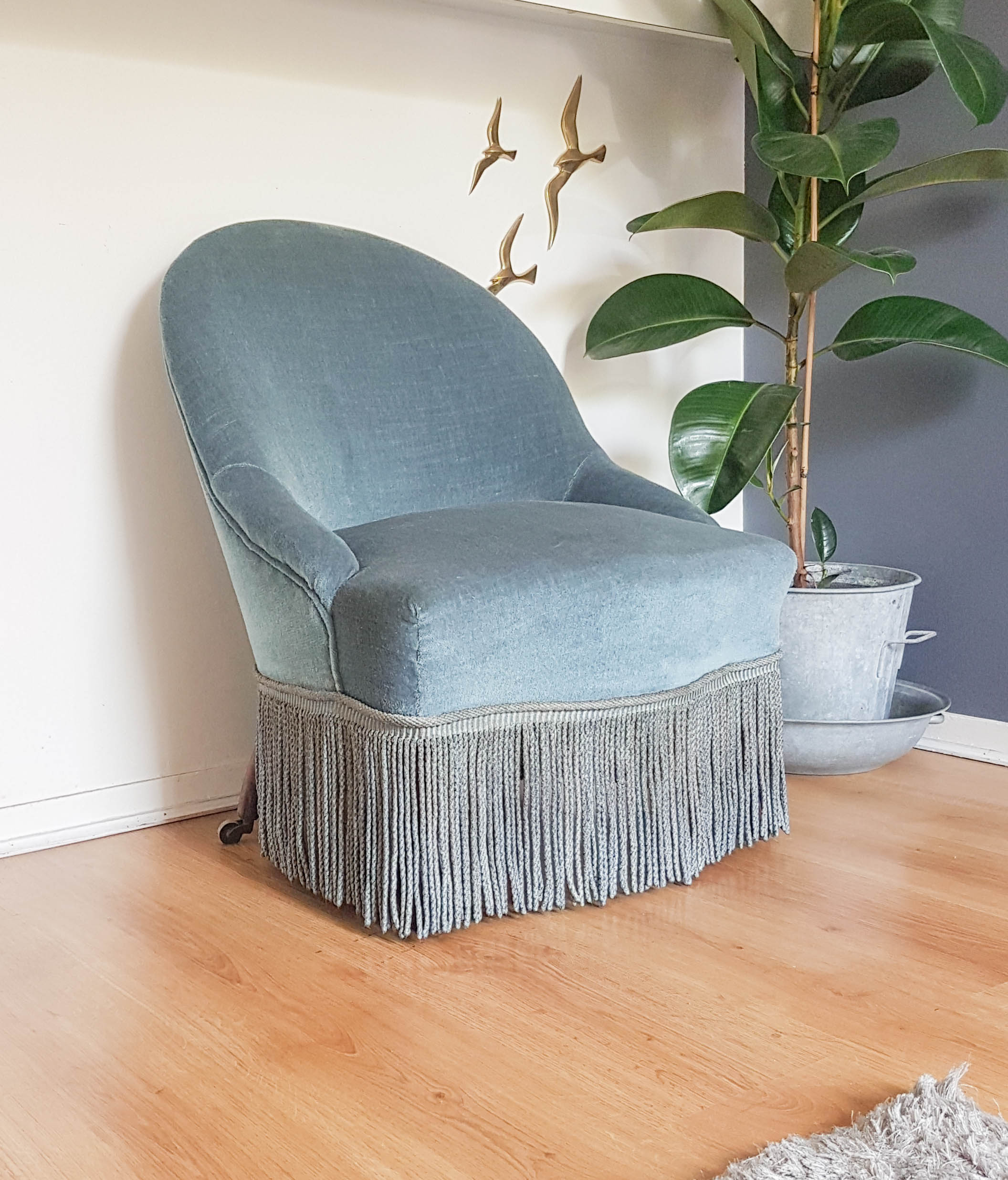 Fauteuil crapaud vintage velours bleu années 70