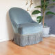 Fauteuil crapaud vintage velours bleu années 70