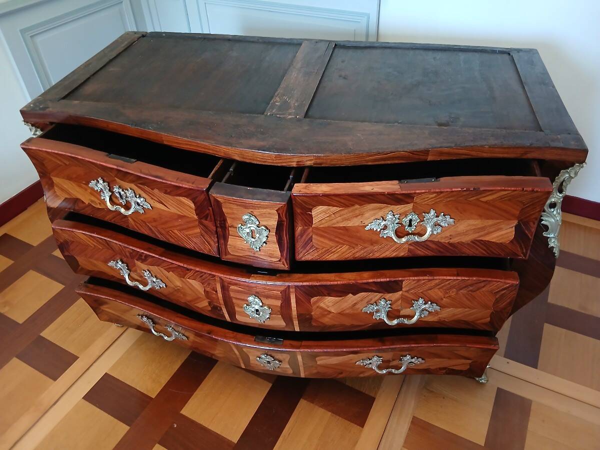 Louis XV period commode with tomb-like shape, stamped Léonard Boudin 1735-1807, 18th century