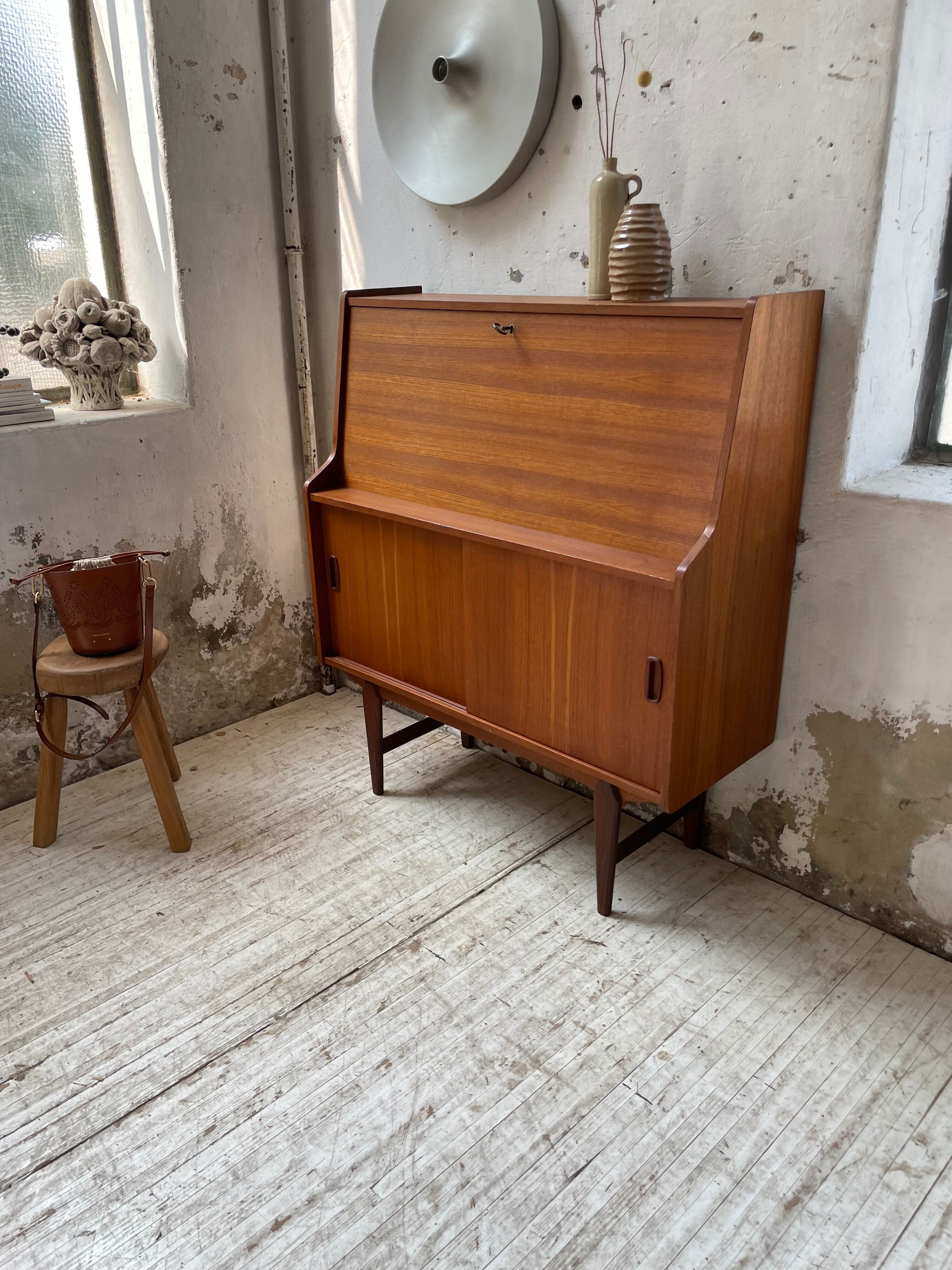 Secretary Samcom teck 1960