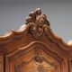 Armoire 3 portes ancienne de style baroque en noyer, XXe siècle