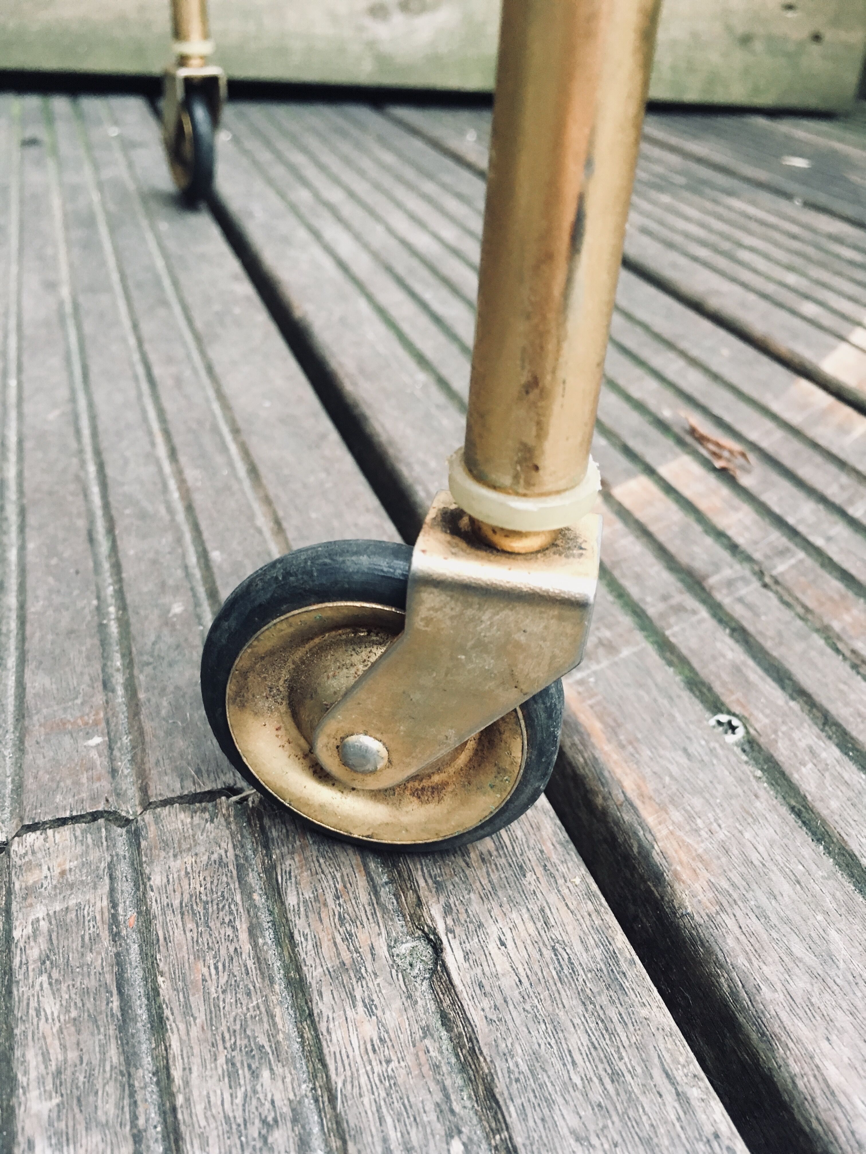 Piece of furniture to vinyl 45 rpm