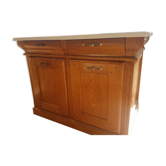 Central kitchen island
