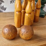 Jeux de 9 quilles en bois et 2 boules