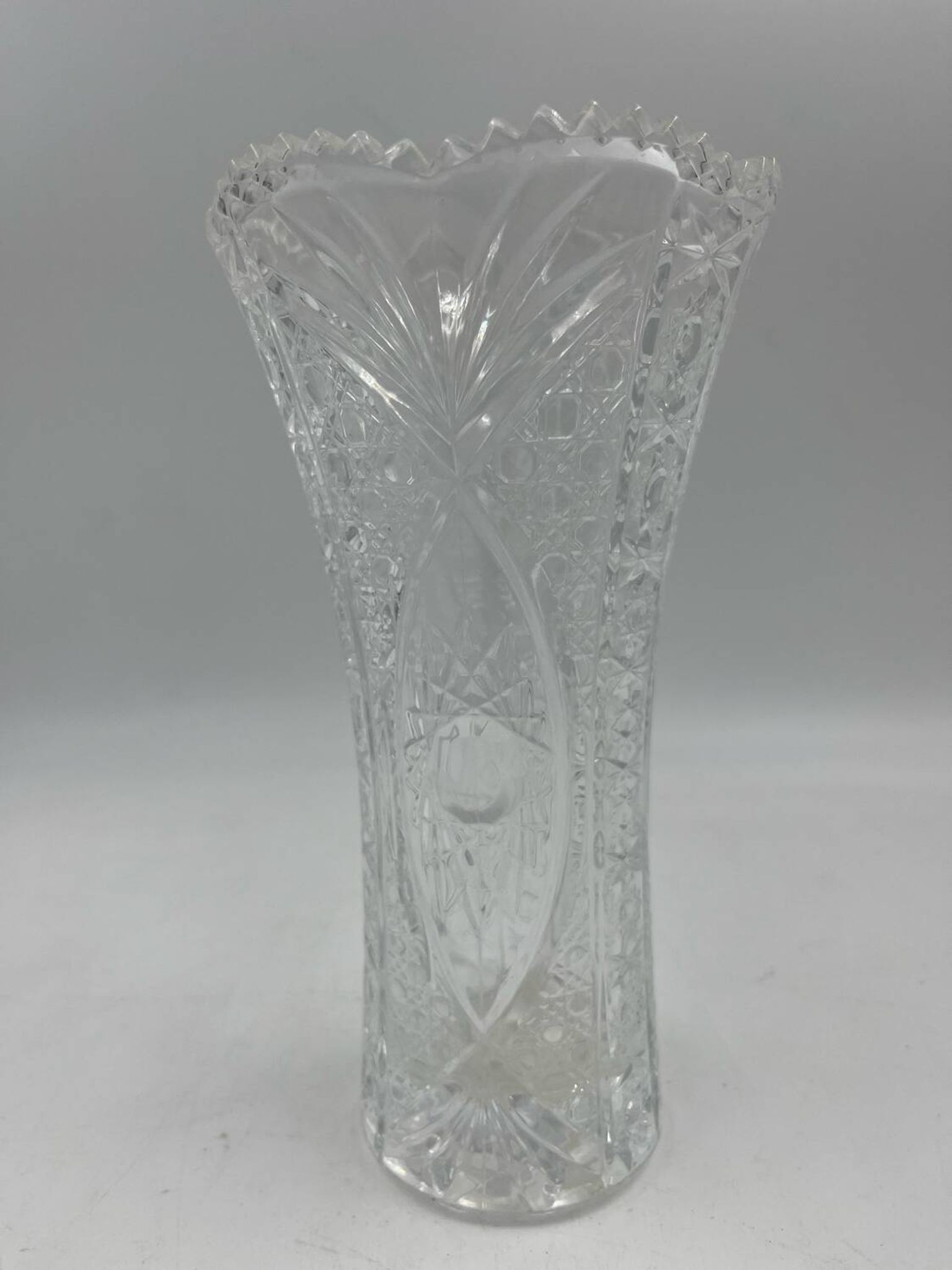 Grand vase Cristal de Bohème taillé