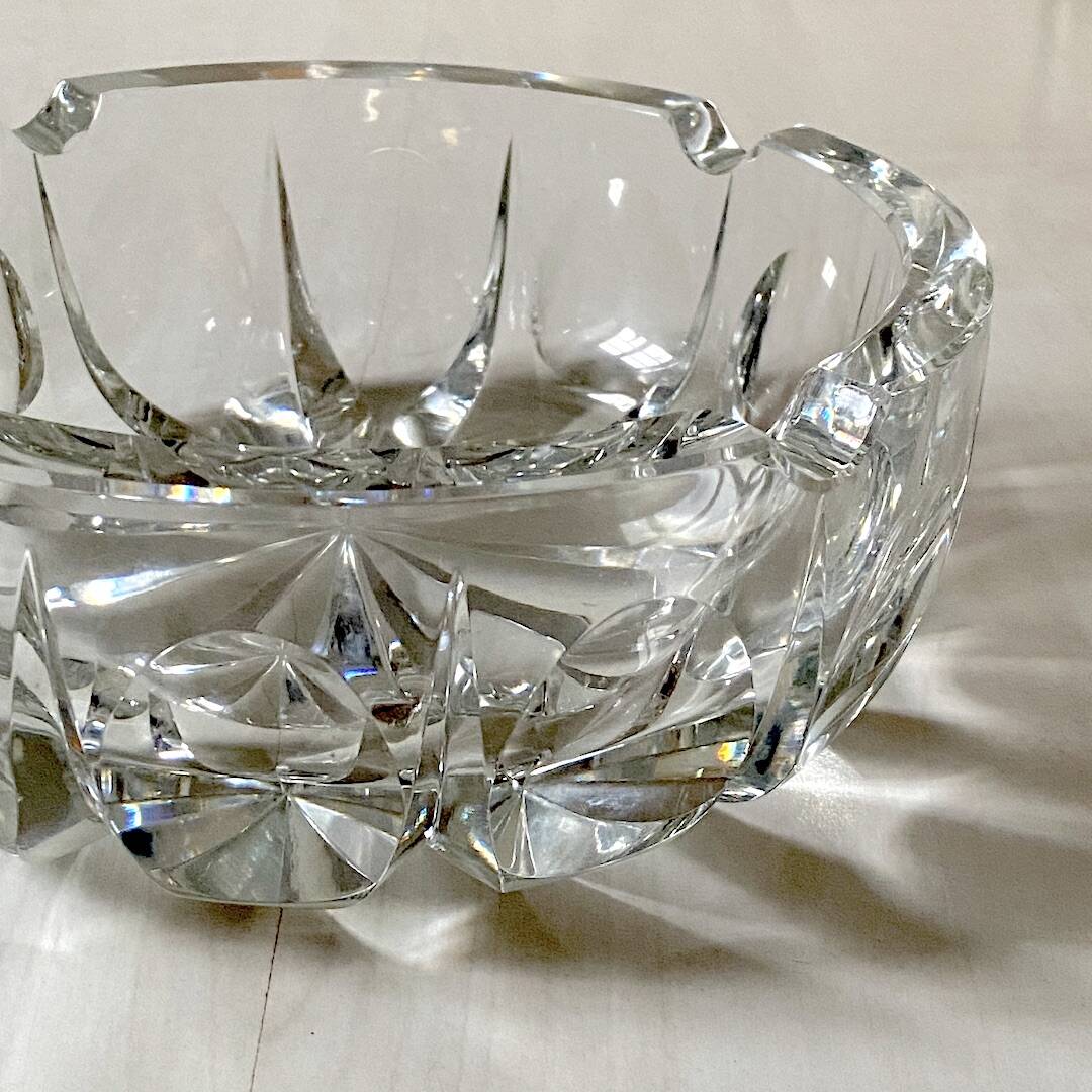 Large Saint Louis crystal pocket emptier or ashtray, ambassador model