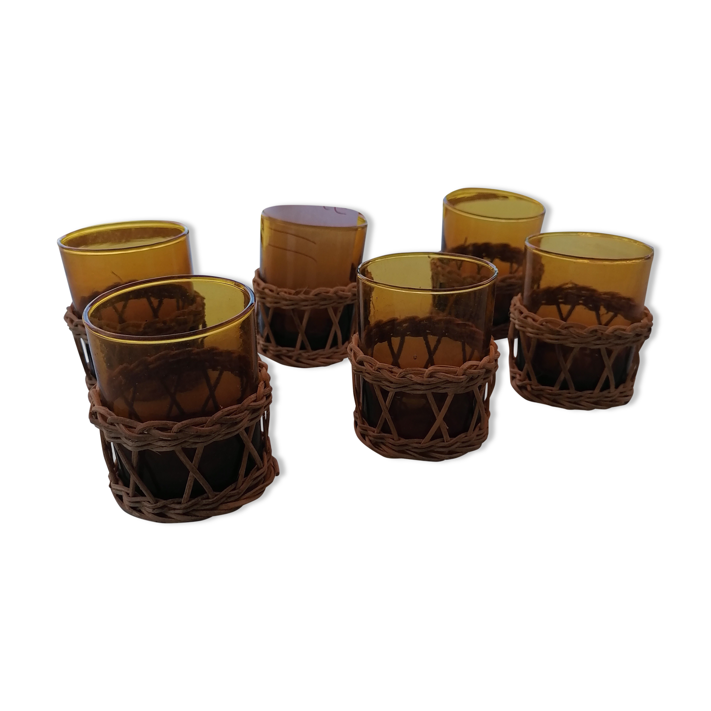 6 small glasses Amber Blown Glass garnished wicker 1 cracked