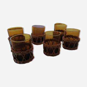 6 small glasses Amber Blown Glass garnished wicker 1 cracked
