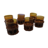 6 petits verres verre soufflé ambre garnis osier 1 fêlé