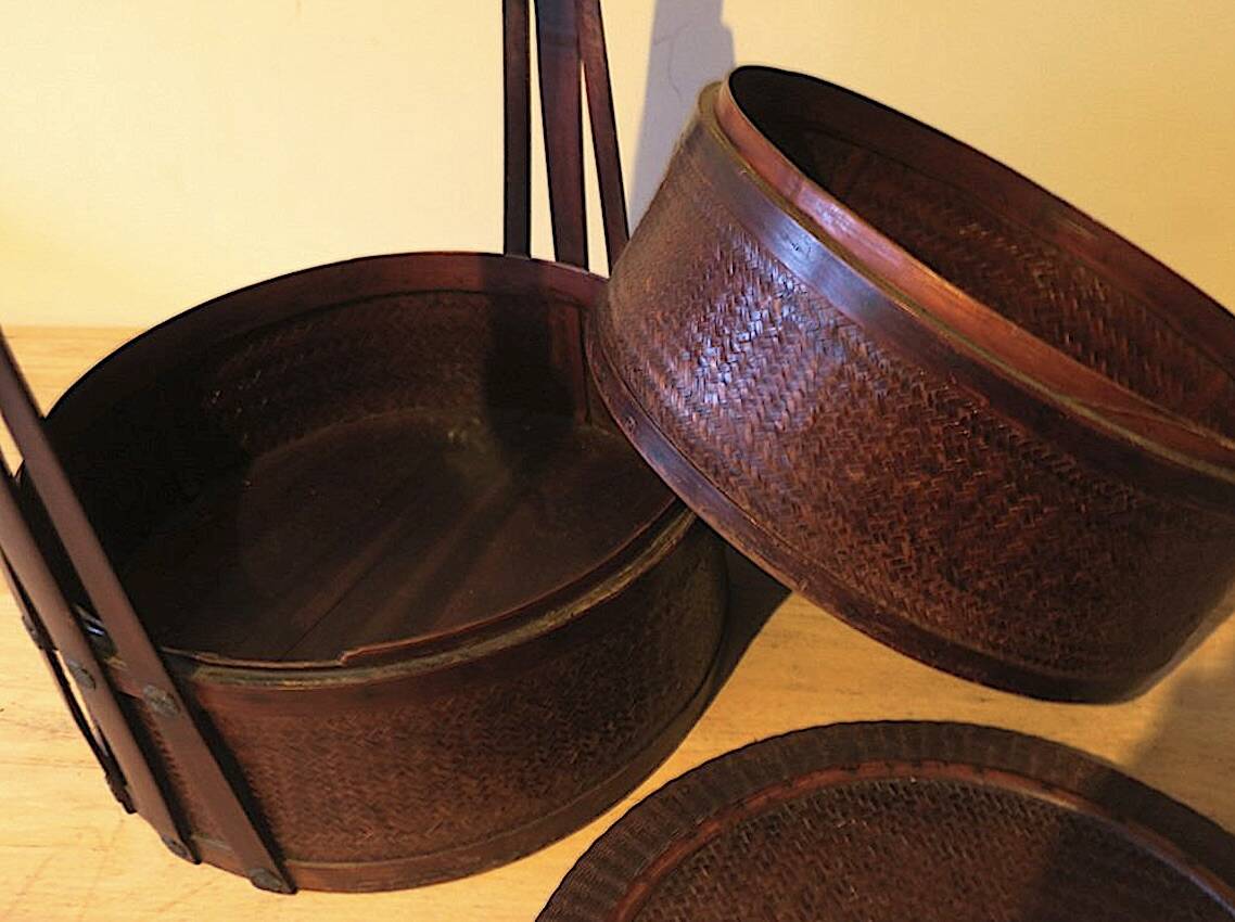 Antique basket in wood and rattan with 3 sections, 1900