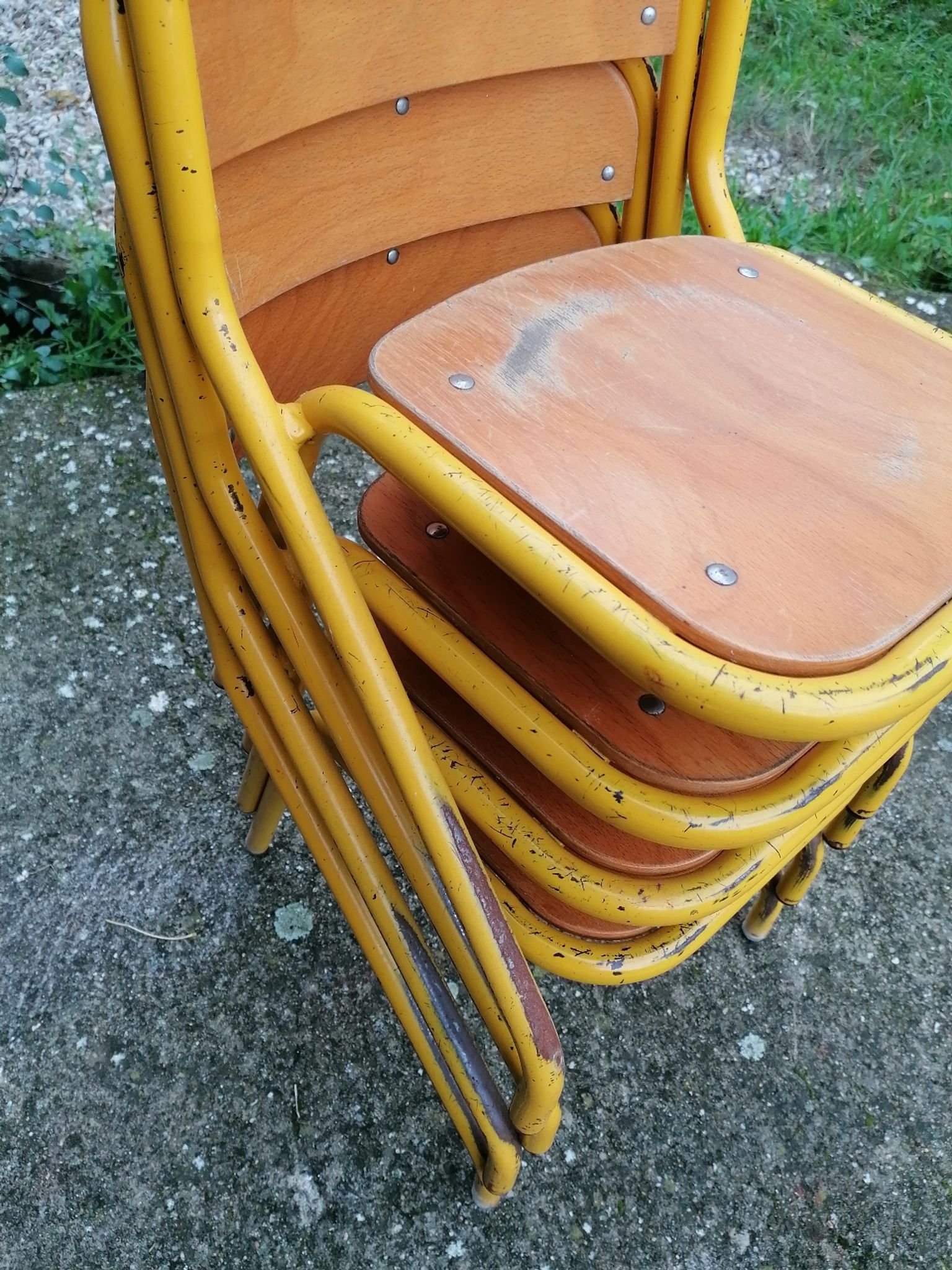 Lot de 4 chaises d'écolier vintage